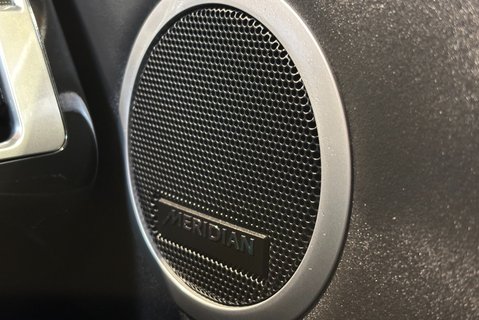 Land Rover Discovery SD6 36 Commercial HSE 29