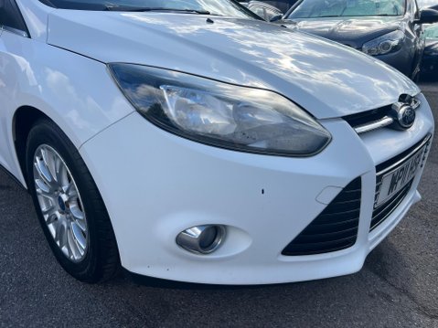 Ford Focus 1.6 Titanium Euro 5 5dr 10