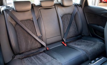 Audi RS6 Avant Performance 13