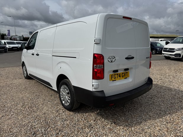 Toyota Proace MWB L2H1 (SOLD KH) Low Roof 3100 Air Con Sensors EURO 6 10