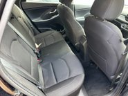 Hyundai i30 1.6 CRDI SE NAV 5 Dr 15