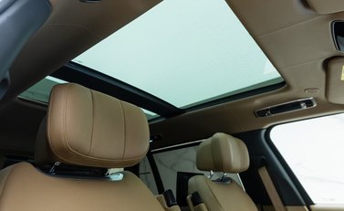 Land Rover Range Rover D350 Autobiography LWB 21