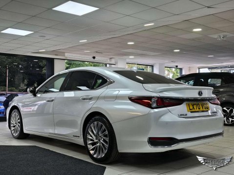 Lexus Es 2.5 300h Takumi E-CVT Euro 6 (s/s) 4dr 44