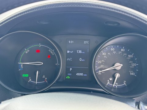 Toyota C-HR 1.8 VVT-h Design CVT Euro 6 (s/s) 5dr 38