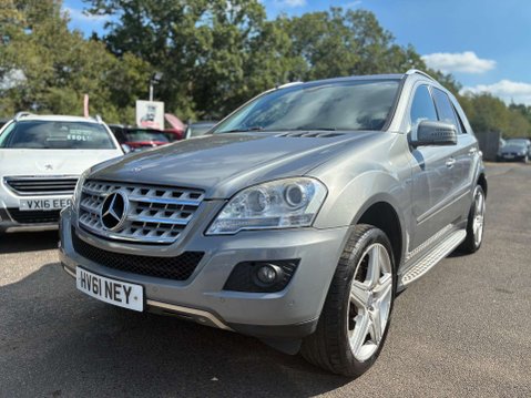 Mercedes-Benz M Class 3.0 ML300 CDI V6 BlueEfficiency Sport SUV 5dr Diesel G-Tronic 4WD Euro 5 (2 3
