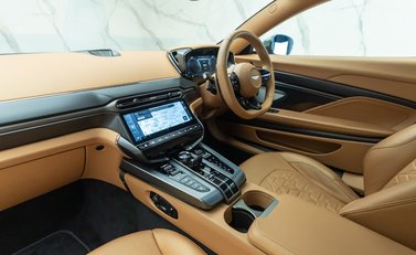 Aston Martin Vanquish V12 20