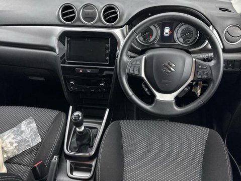 Suzuki Vitara SZ-T BOOSTERJET MHEV 3