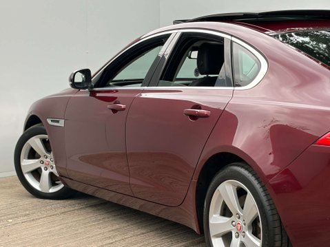 Jaguar XF 2.0 XF Portfolio D AWD Auto 4WD 4dr 39