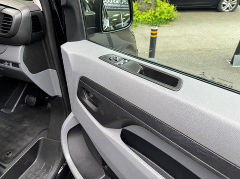 Citroen Dispatch M 1400 DRIVER PRO BLUEHDI S/S EAT8 17