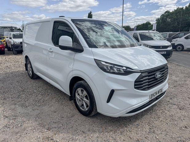 Ford Transit Custom SWB L1H1 Low Roof Limited 300 Air Con Alloys Cam Sensors EURO 6 4