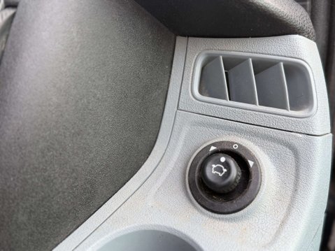 Ford Transit 2.2 Transit 125 T260 Limited Edition FWD 15