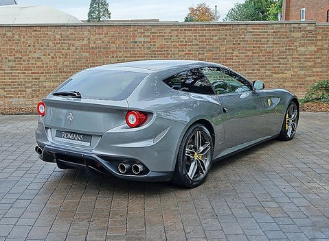 Ferrari FF 10