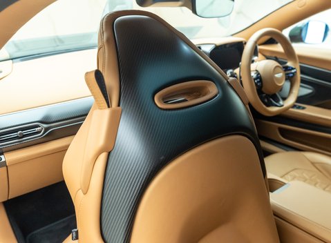 Aston Martin Vanquish V12 18