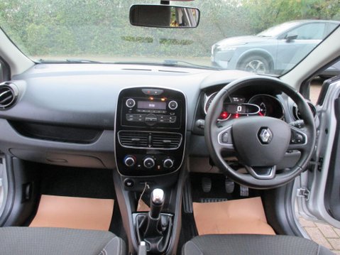 Renault Clio 0.9 TCe Play Euro 6 (s/s) 5dr 10
