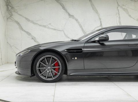 Aston Martin V12 Vantage S 46