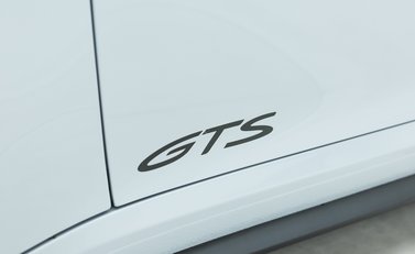 Porsche 911 Carrera GTS (992) 31