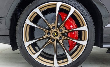 Lamborghini Urus S 28