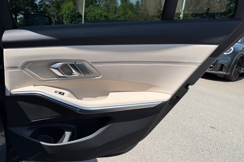 BMW 3 Series 330E M SPORT -PAN ROOF -M PRO PACK -OYSTER LEATHER -ONE OWNER -FBMWSH 34
