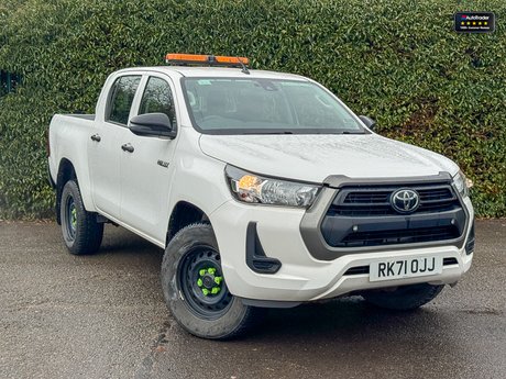 Toyota Hilux Active | 2.4 LT | AC | Sensors | Double Cab |