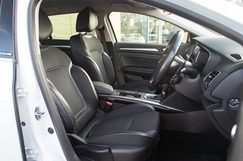 Renault Megane ICONIC E-TECH 36