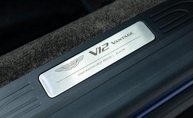 Aston Martin V12 Vantage Roadster 20
