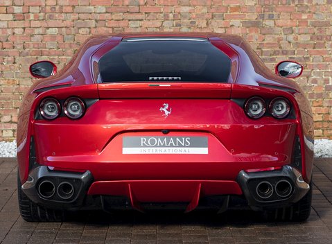Ferrari 812 Superfast 5