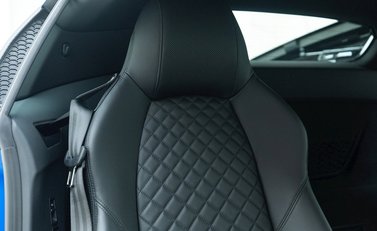 Audi R8 V10 Performance Carbon Black 11