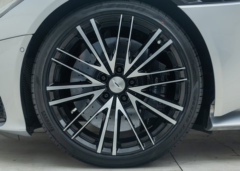 Aston Martin DBS Superleggera