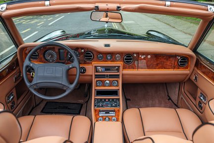 Rolls-Royce Corniche IV 17