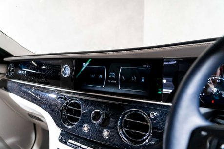 Rolls-Royce Ghost V12. STARLIGHT. H, C & M SEATS. REAR ENTERTAINMENT. HUD. A/CRUISE CONTROL 60