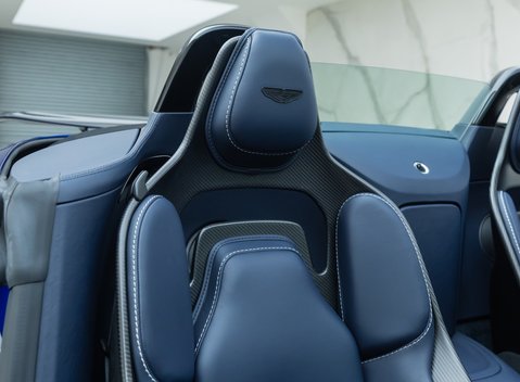 Aston Martin V12 Vantage ROADSTER 19