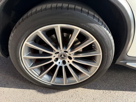 Mercedes-Benz GLC GLC 250 4MATIC AMG LINE PREMIUM PLUS 17