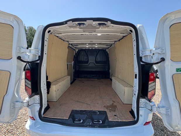 Ford Transit Custom SWB L1H1 Low Roof Limited 320 Air Con Alloys Sensors EURO 6 9