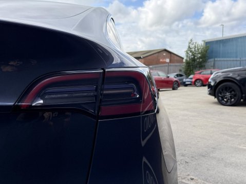 Tesla Model Y SUV 5dr Electric Auto RWD (346 ps) 19