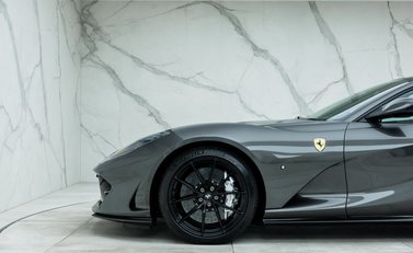 Ferrari 812 Superfast 35