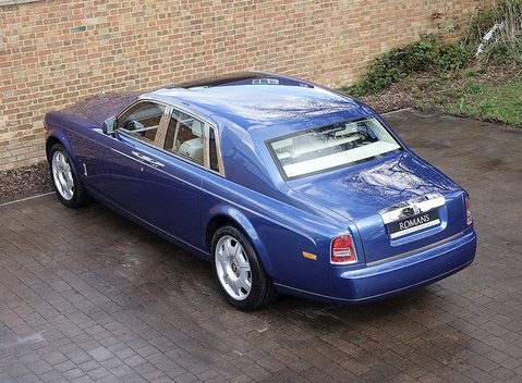 Rolls-Royce Phantom Series II 12