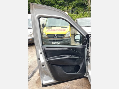 Vauxhall Combo 1.6 Turbo D 2300 Sportive Panel Van 4dr Diesel Manual L2 H1 Euro 6 (s/s) (1 29