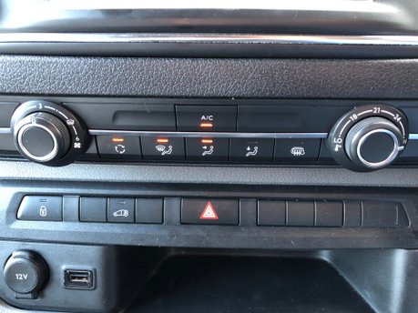 Vauxhall Vivaro L1H1 3100 SPORTIVE CAT S 132,000m, cambelt changed **NO VAT** EURO 6 21