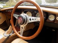MG B ROADSTER 26