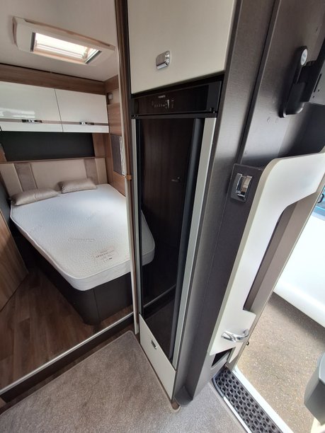 Swift Escape 664 G AUTO 9