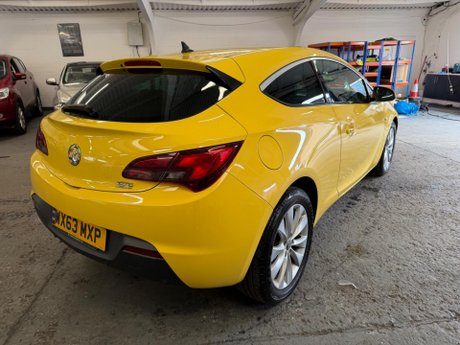 Vauxhall Astra GTC 1.7 CDTi ecoFLEX 109g SRi Euro 5 (s/s) 3dr 8