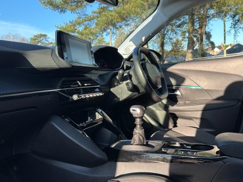 Peugeot 2008 1.2 PureTech Allure Euro 6 (s/s) 5dr 24