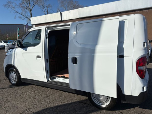 Maxus Deliver 3 BASE P/V 2