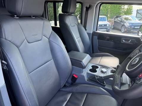 Ineos Grenadier FIELDMASTER EDITION 22