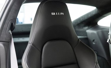 Porsche 911 R 10
