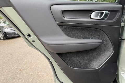 Volvo XC40 B3 ULTRA 27