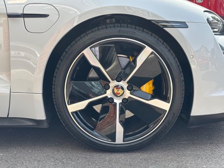 Porsche Taycan Performance Plus 93.4kWh Saloon 4dr Electric Auto RWD (476 ps) 23