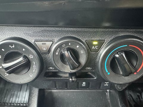 Toyota Hilux ACTIVE 4WD D-4D S/C 12