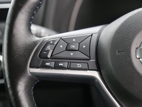 Nissan LEAF 40kWh Tekna Auto 5dr 11
