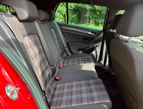 Volkswagen Golf 2.0 Golf GTi TSi Semi-Auto 5dr 40